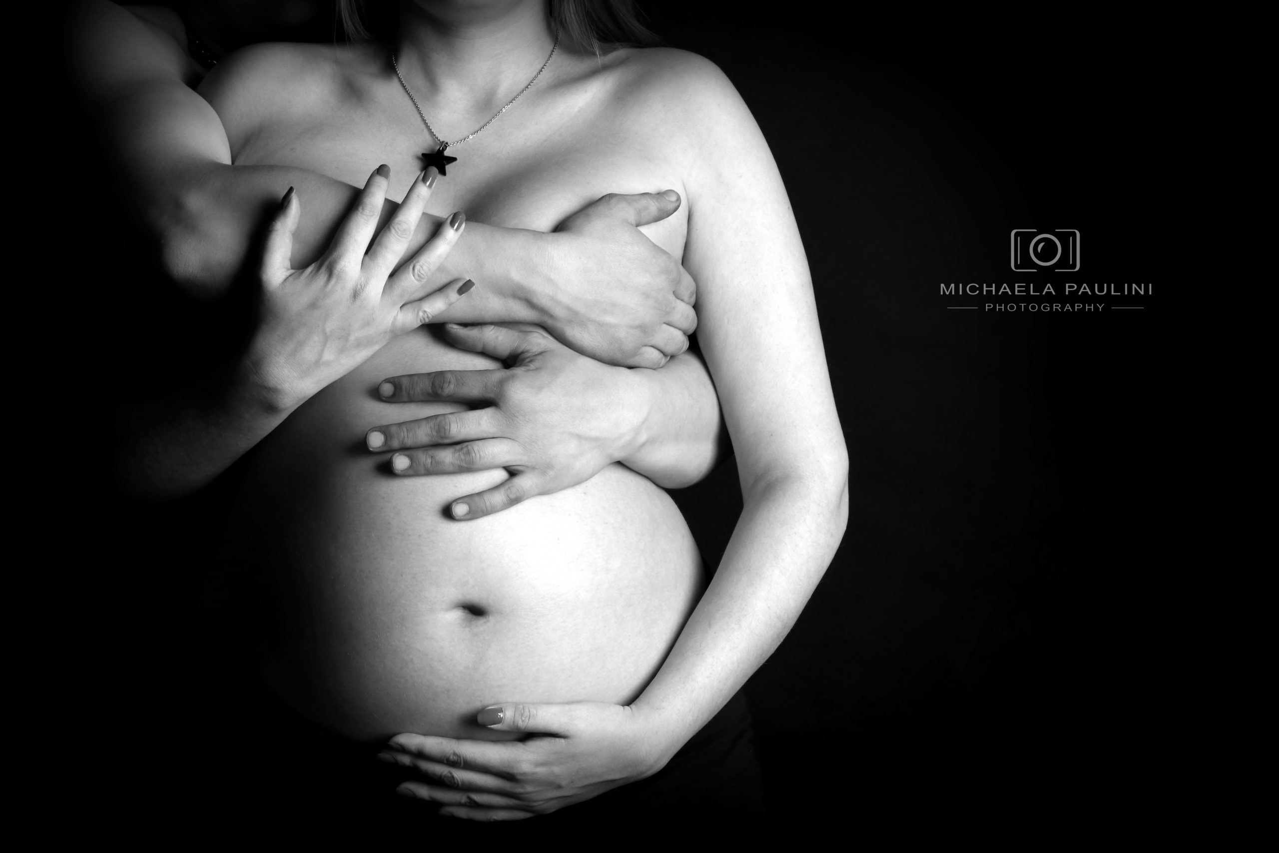 Těhotenské fotografování v ateliéru